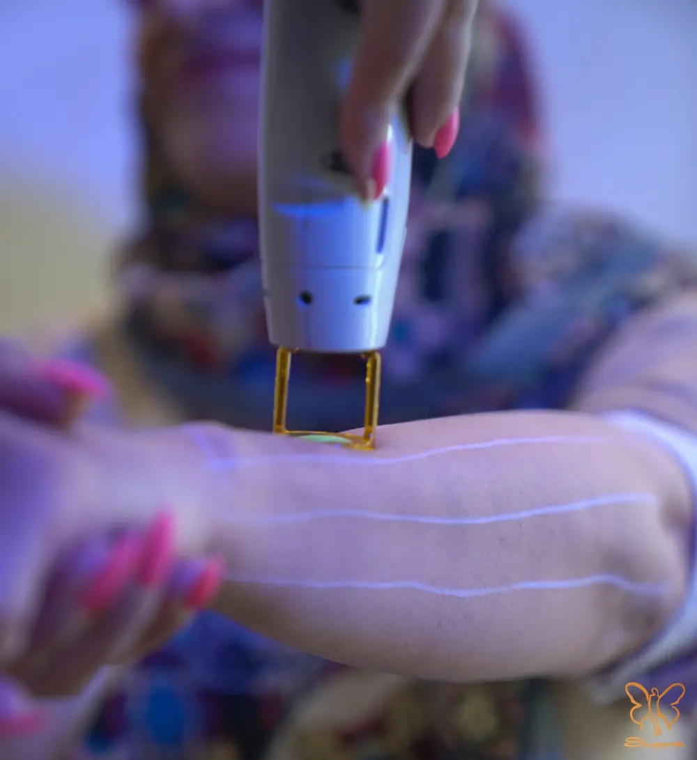 کلینیک پوست و مو شاپرک طلایی مشهد