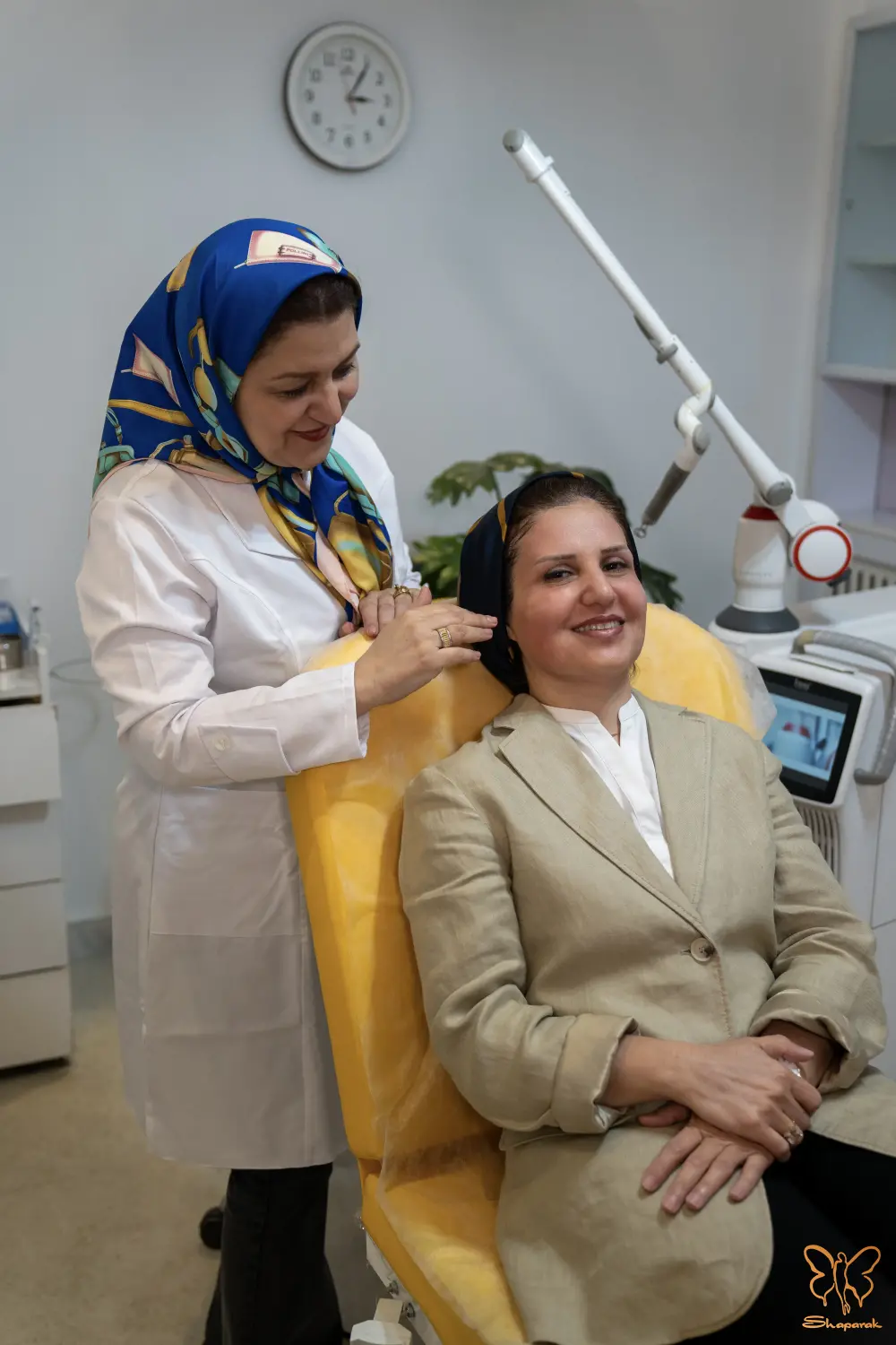 کلینیک پوست و مو شاپرک طلایی مشهد