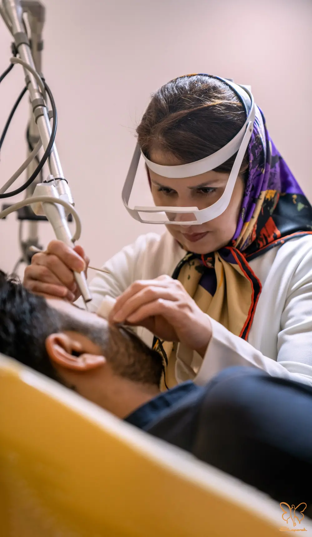 برداشتن خال زرد چشم با لیزر برداشتن خال زرد چشم با لیزر