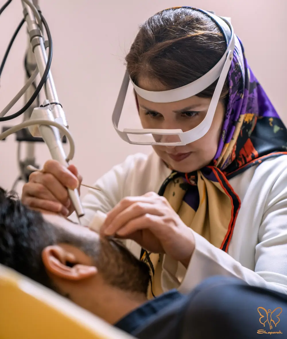 کلینیک پوست و مو شاپرک طلایی ب