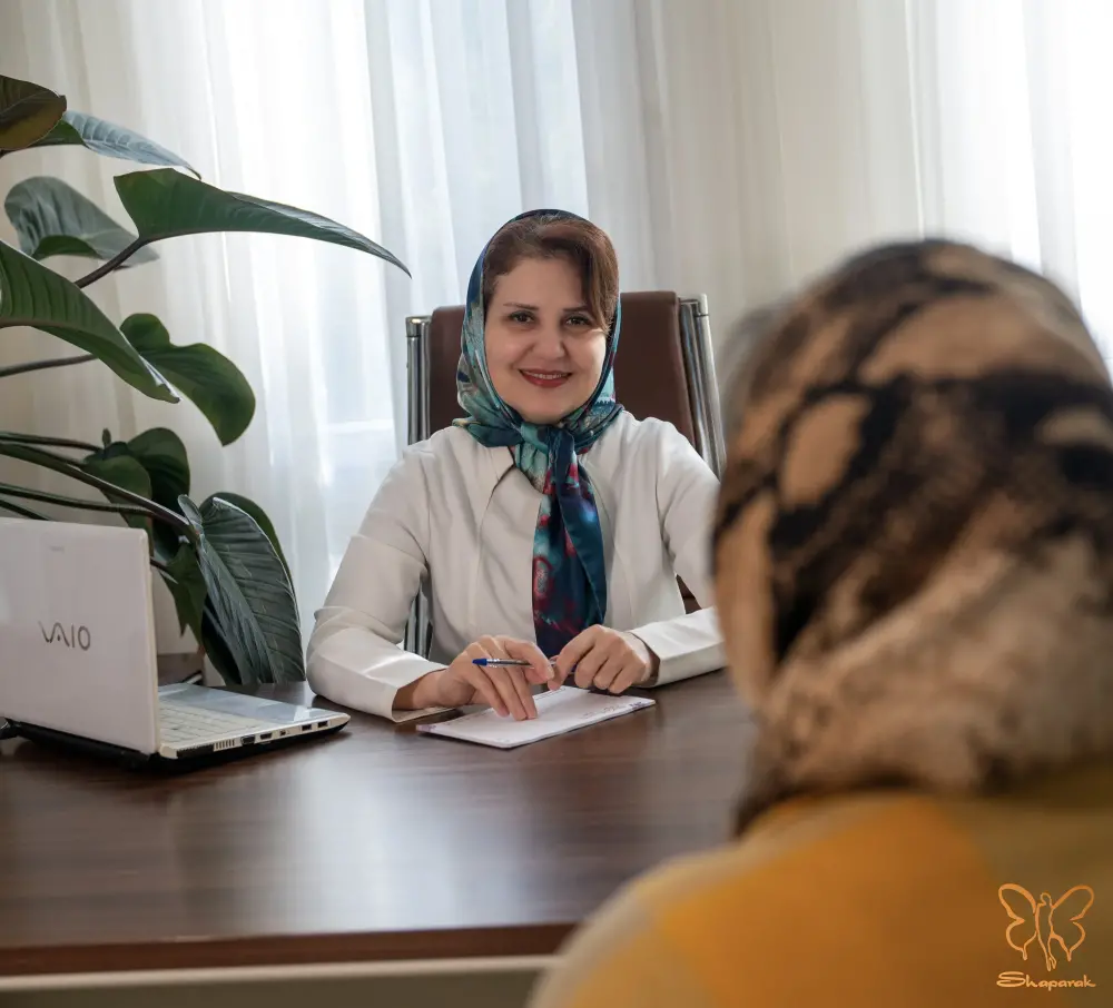 کلینیک لیزر پوست و مو شاپرک طلایی مشهد