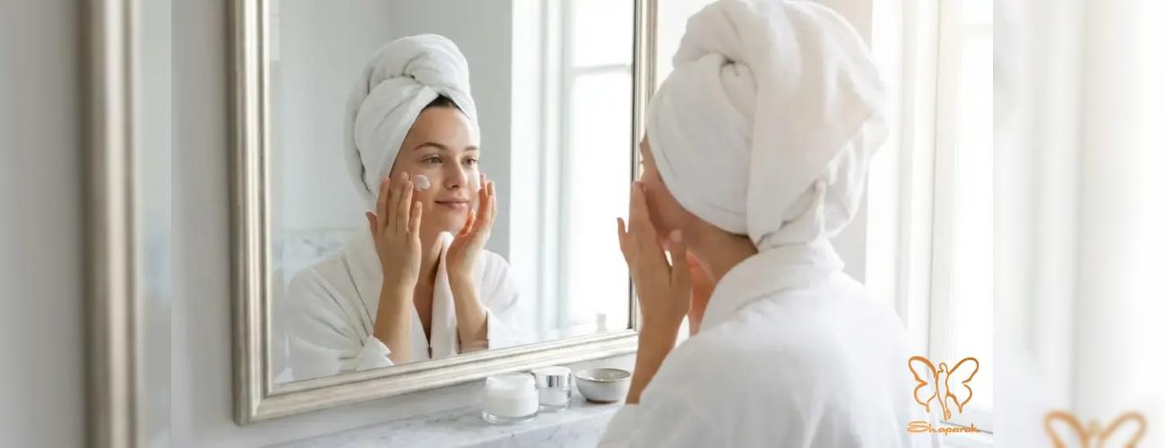 آیا (کرم ضد پیری) واقعاً جوان می‌کند؟ تحلیل ادعاهای بازاریابی و شواهد علمی