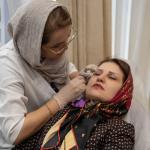 درمان تیرگی و چروک دور چشم با جالپرو یانگ آی در کلینیک شاپرک طلایی مشهد 