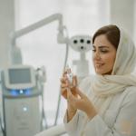  معرفی قوی‌ترین محصولات و روش‌های ضد پیری پوست در بهترین کلینیک پوست مشهد