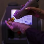 ۵ دروغ بزرگ درباره لیزر موهای زائد که مانع نتیجه‌گیری شما شده‌اند! کدام لیزر واقعاً ایمن است؟ 