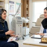 پایان لک‌های ماکولار در یک جلسه! راز درمان با لیزر CO2 در کلینیک شاپرک مشهد