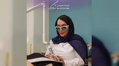 خداحافظی با چربی کف سر: راهنمای متخصصان برای انتخاب شامپویی که واقعاً جواب می‌دهد! 