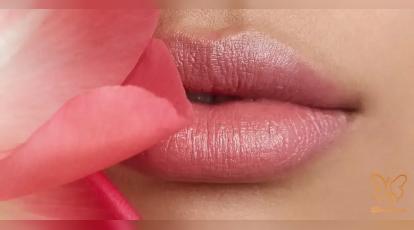 تزریق ژل لب برای لیفت یا رفع تیرگی؟ جوانسازی لب در کلینیک شاپرک مشهد 