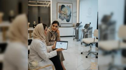 ابروهای نچرال با تکنیک میکروکاشت در کلینیک شاپرک طلایی مشهد