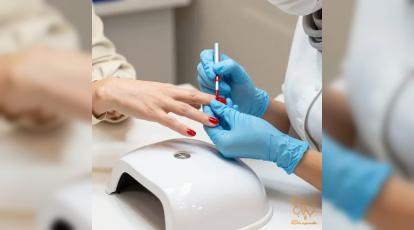 کاشت ناخن در مشهد: آیا زیبایی به قیمت قارچ و حساسیت پوستی می‌ارزد؟