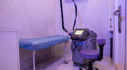  مزایای لیزر موهای زائد با دستگاه موتوس در کلینیک شاپرک طلایی