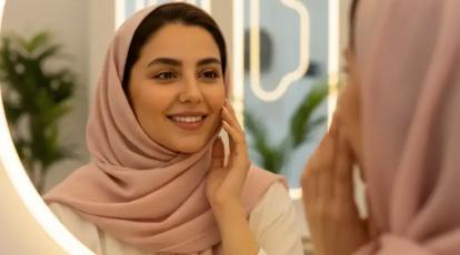 پاکسازی صورت با بخور: چرا این روش خانگی پوست شما را خراب می‌کند؟ (راه حل علمی)