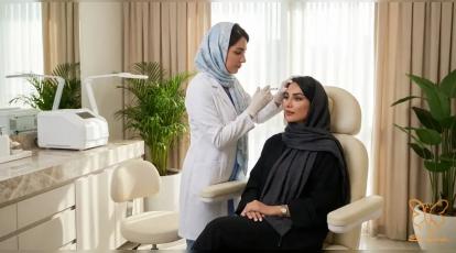بوتاکس یا طب سوزنی زیبایی؟ مقایسه جنجالی + کدام واقعا چروک‌ها را پاک می‌کند؟