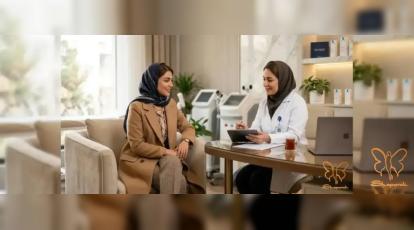 آیا می‌توان لیزر موهای زائد و فوتونا را همزمان انجام داد؟ پاسخ علمی پزشکان شاپرک طلایی