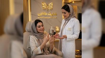 مقایسه فوتونا و هایفوتراپی برای جوانسازی دست؛ کدام روش معجزه می‌کند؟ 