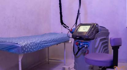 علت رشد موهای زائد بدن چیست؟ + بهترین راه درمان در مشهد (کلینیک شاپرک طلایی)