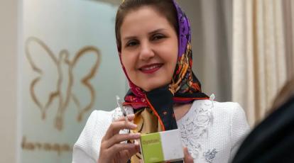 خداحافظی با ترس از افتادگی صورت: تزریق بوتاکس ایمن در کلینیک شاپرک طلایی مشهد
