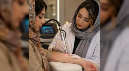 آیا استریا (ترک‌های پوستی) برگشت‌پذیر است؟ | درمان نوین در کلینیک شاپرک طلایی مشهد 