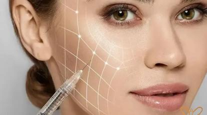 فیلر یا ژل؟ چگونه جوانی را به چهره شما بازمی‌گرداند؟ 