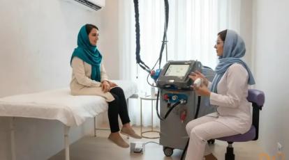 علت سرمای اتاق لیزر چیست؟ تضمین ایمنی و اثربخشی در حذف موهای زائد مشهد