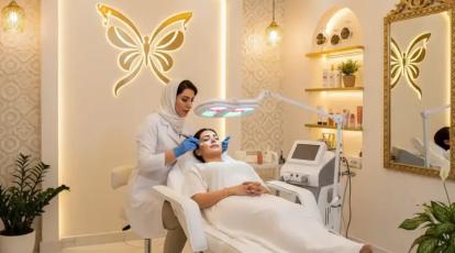 پاکسازی VIP Plus شاپرک طلایی: ۱۸ مرحله تا درخشش ابدی پوست در مشهد