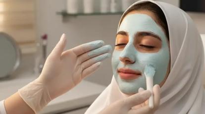 پاکسازی پوست نوجوانان در مشهد | پایان کابوس جوش بلوغ در کلینیک شاپرک طلایی