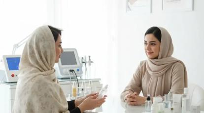 رتینول یا رتینال؟ راهنمای کامل انتخاب بهترین ضدچروک در کلینیک شاپرک طلایی