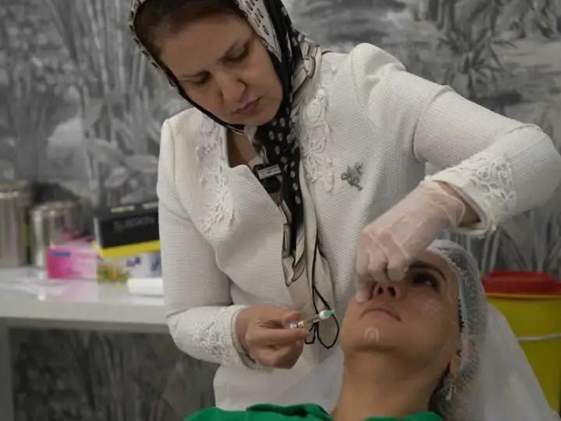 تزریق ژل صورت لیفت و جوانسازی با تکنیک اختصاصی فیس لیفت مایع