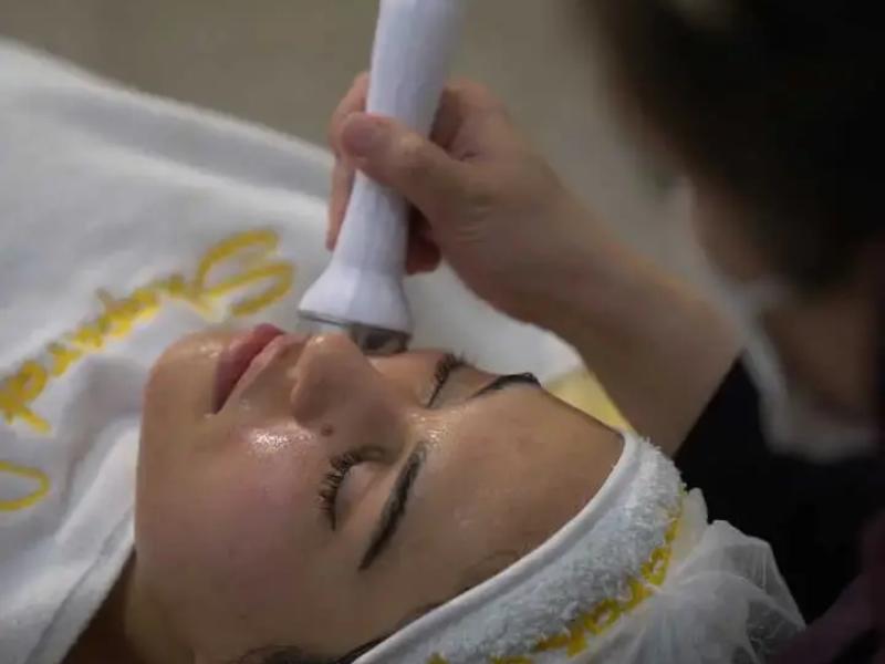 پاکسازی های تخصصی معجزه داشتن پوستی با کیفیت!