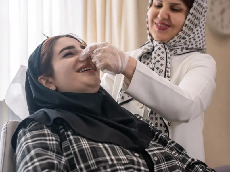 خداحافظی با لبخند لثه‌ای با تزریق بوتاکس گامی اسمایل
